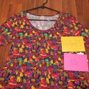LuLaRoe XS Perfect T
